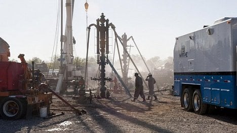 Náhledový obrázek - Evropané svádějí politickou bitvu o fracking. Ekonomika jde stranou