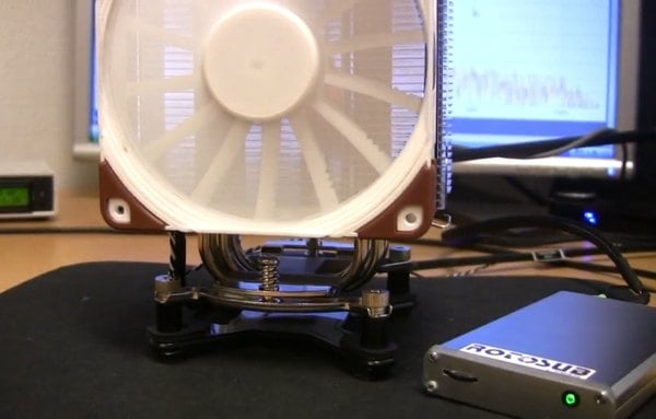 Demonstrace ventilátoru Noctua s technologií RotoSub