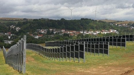 Náhledový obrázek - Větší výkon na menší ploše: Němci kombinují soláry se zemědělstvím