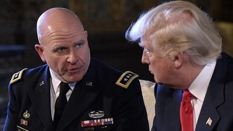 Náhledový obrázek - Trump našel náhradu za Flynna. Bezpečnostním poradcem bude McMaster