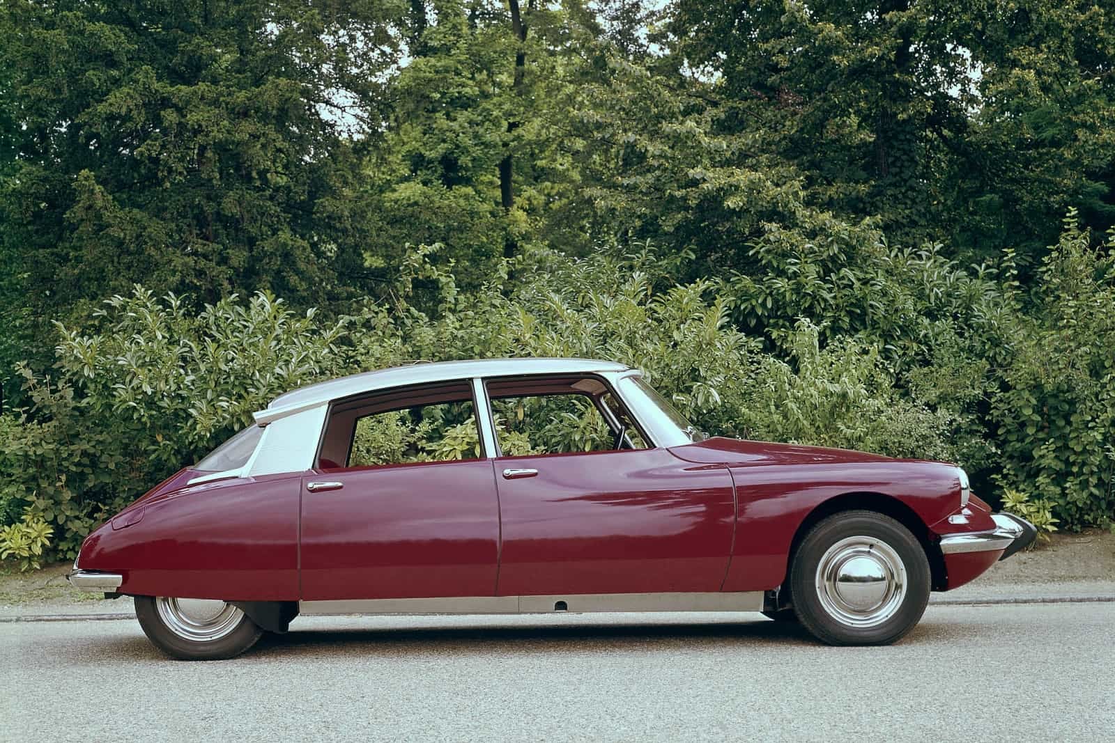 2019-06-1960-citroen_ds_19_berline_15.jpg