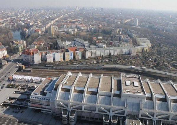 2010-12-c5beivc49b-z-berlc3adna-malajskc3a1-miss-c48deskc3a9-piv