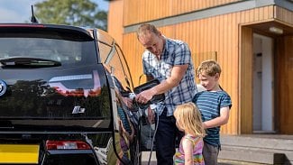 Náhledový obrázek - Sedm největších mýtů, které mezi lidmi kolují o elektromobilech