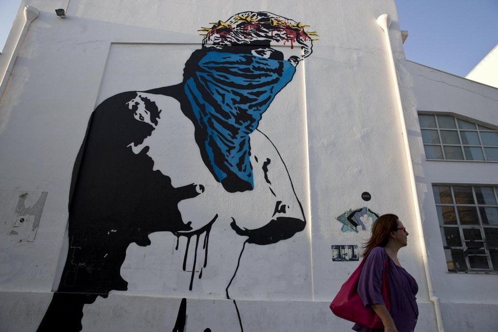 2016-09-krize-pronikla-do-graffiti-na-atc3a9nskc3bdch-zdech-2.jp