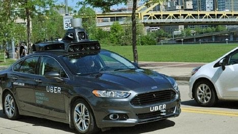 Náhledový obrázek - Taxi bez řidiče. Uber začne testovat autonomní vozidla