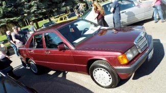Náhledový obrázek - I malý mercedes je pořád mercedes: Řada W201 přinesla po třiceti letech kompaktní řadu!