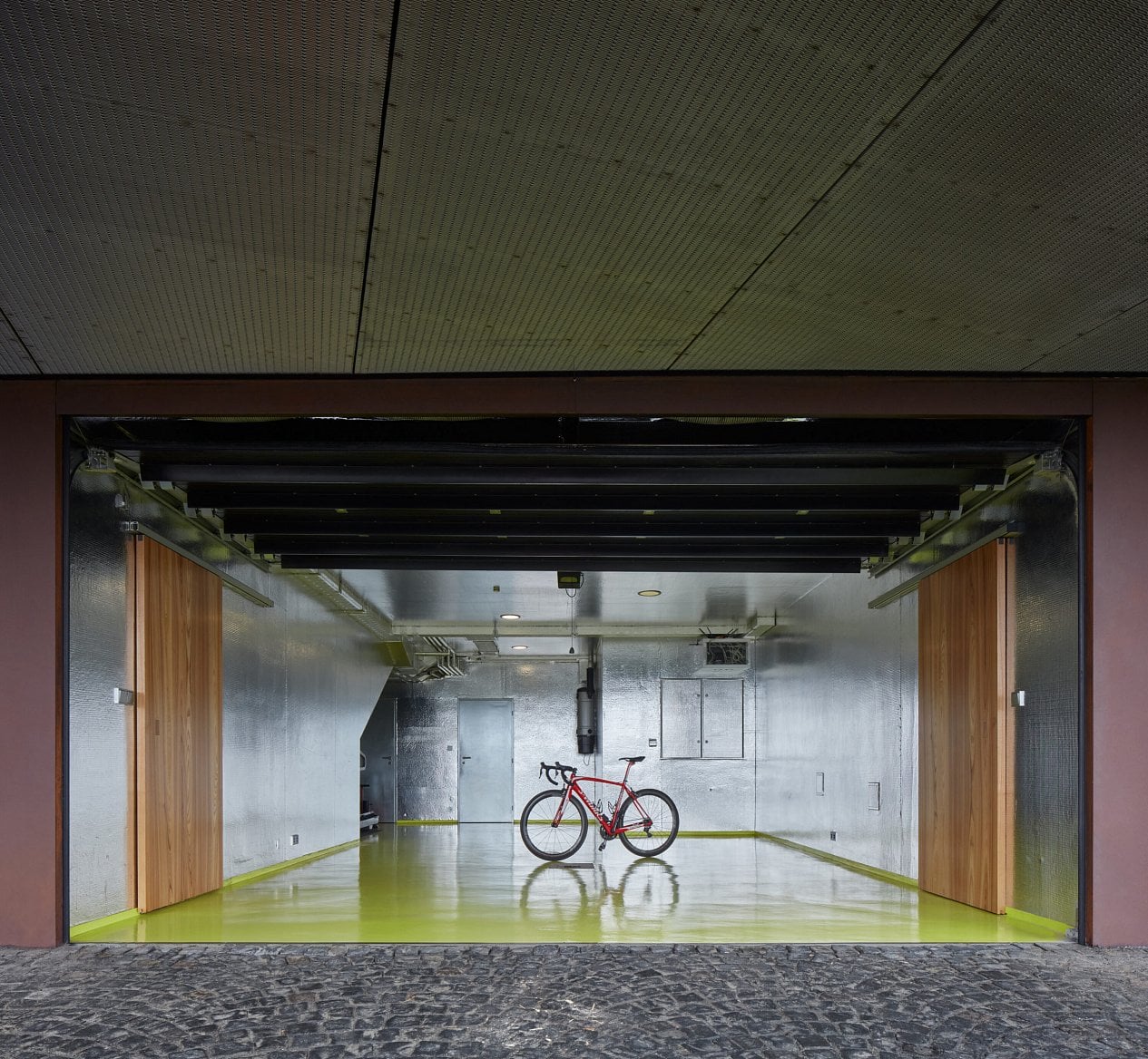 2021-09-petrjanda-brainwork-lazy-house-boysplaynice-59-scaled.jp