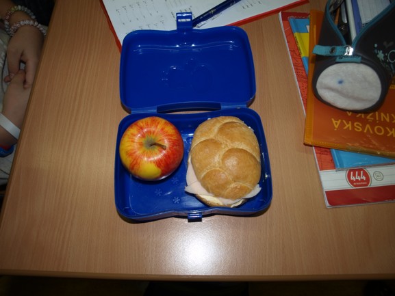 Svačiny žáků 7. a 8. třídy základní školy