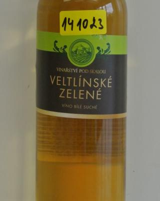 Veltlínské zelené, víno bílé suché, země původu Maďarsko, alk. 11% obj., Víno bylo falšováno přídavkem 28 % vody a nadlimitním množstvím etanolu z přidaného cukru. V chuti a vůni byla patrná oxidáza. Oxidáza vína je vadou, kdy víno má většinou velmi vysokou až nahnědlou barvu a chuť a vůni po jablkách.