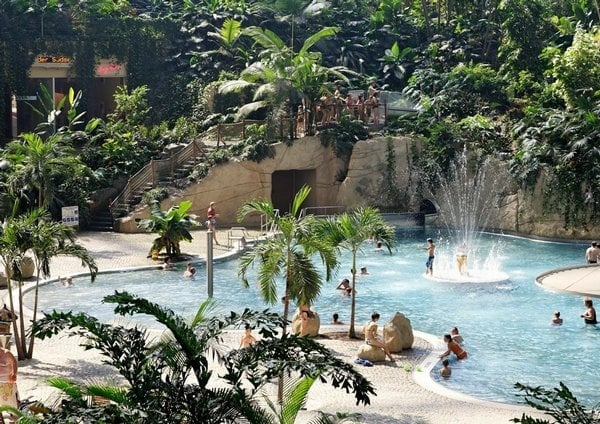 2016-04-akvapark-tropical-islands-v-hangc3a1ru-u-berlc3adna-11.j