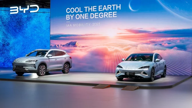Rekordní rok pro automobilku BYD. Čínský výrobce elektrických aut prodal přes tři miliony vozů, v závěru roku porazil Teslu