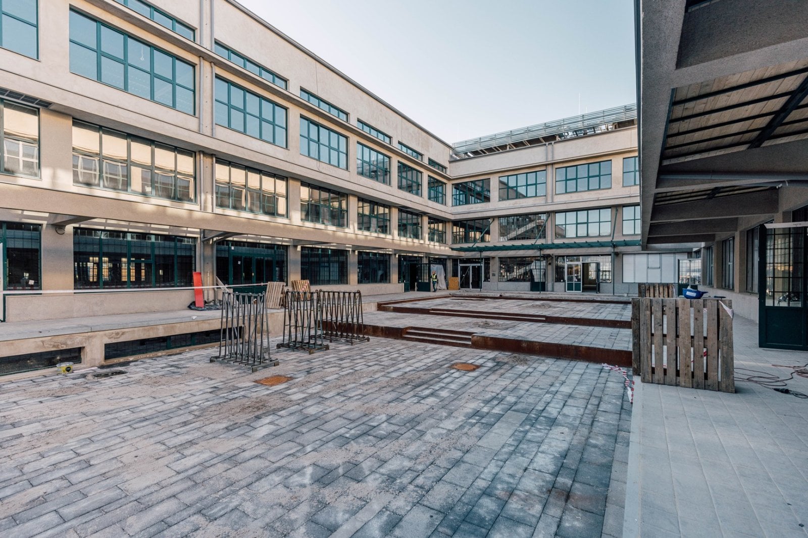 E Factory během rekonstrukce