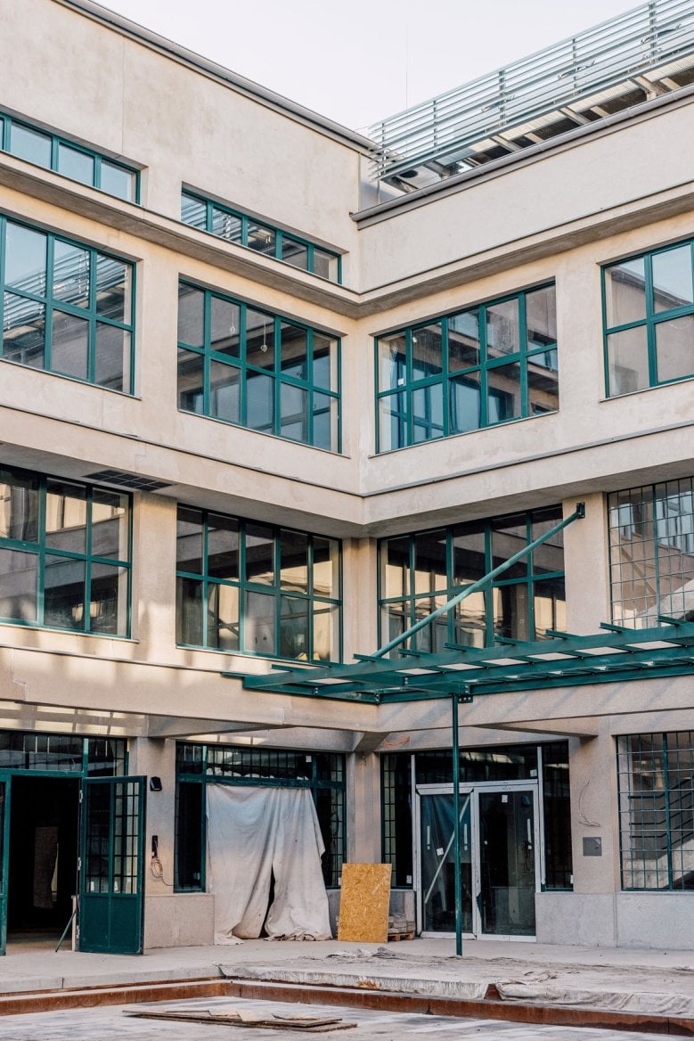 E Factory během rekonstrukce