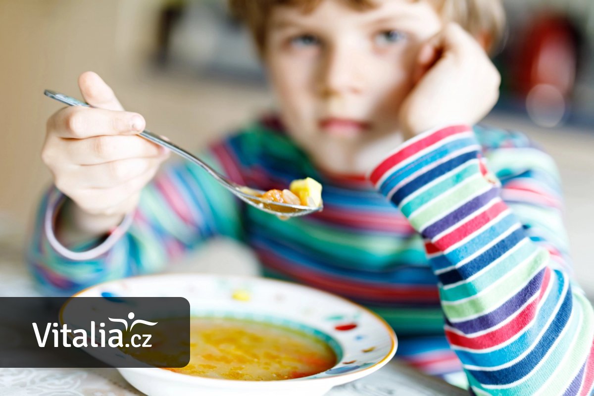 Školní jídelny vaří polévky, i když nemusí. Děti o ně přitom vůbec nestojí
