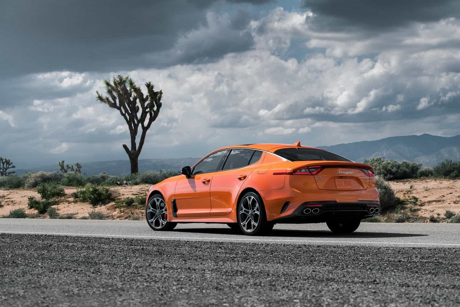 2019-04-Kia-Stinger-GTS_13.jpg