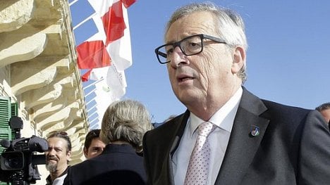 Náhledový obrázek - Dodržujte kvóty, jinak to je začátek konce EU, varuje Juncker