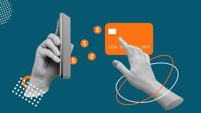 Mobilní aplikace pro bankovní transakce, koncept elektronických peněz. Ruka drží smartphone, ze kterého vylétají symbolické dolary, druhá ruka ukazuje na vznášející se bankovní kartu. Minimalistická umělecká koláž.