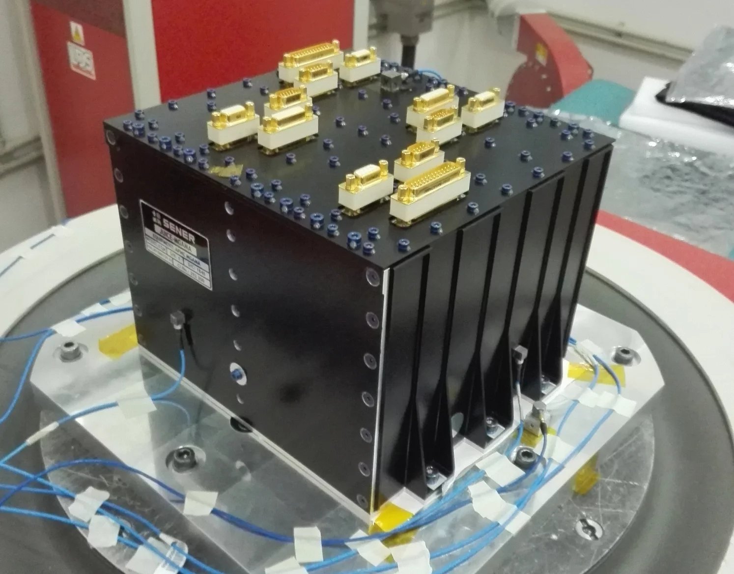 Řídící jednotka APME pro misi JUICE míří k Jupiteru