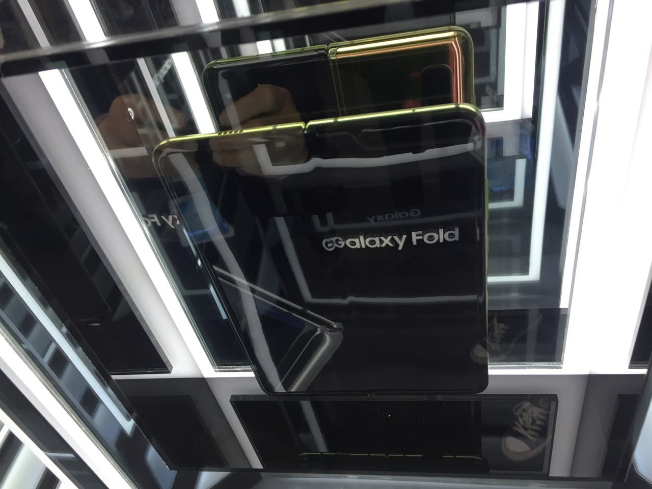 MWC 2019: ohebné telefony Huawei a Samsung či HoloLens 2