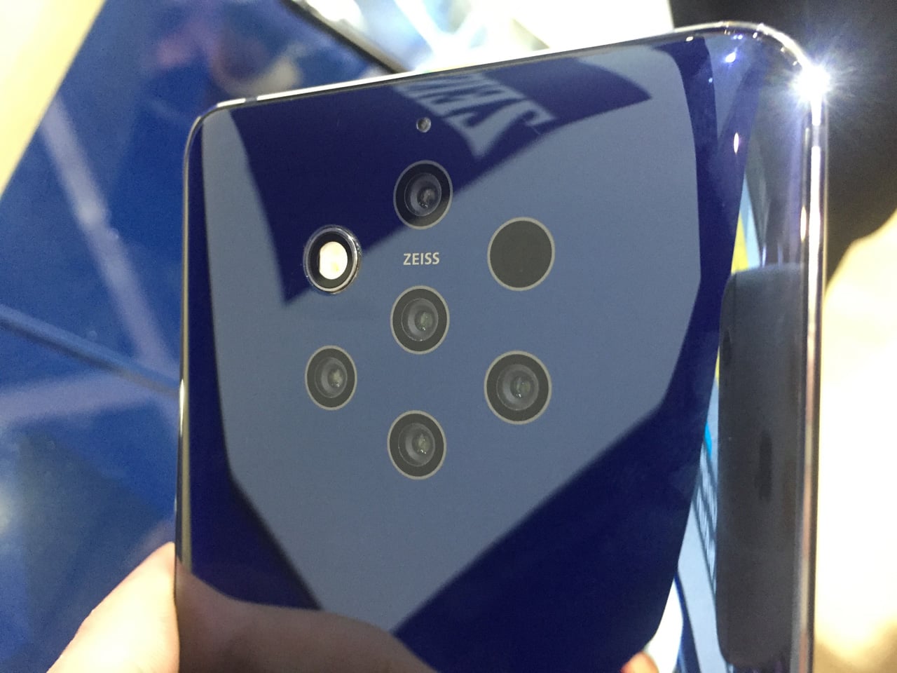 MWC 2019: ohebné telefony Huawei a Samsung či HoloLens 2