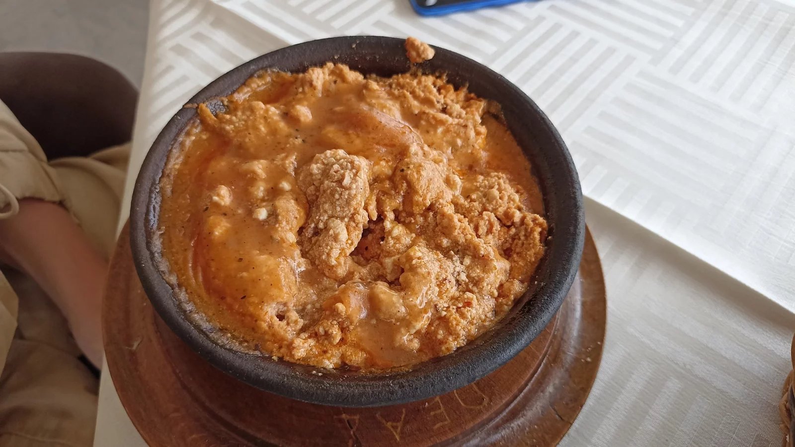 Tavë dheu - zapečené mleté maso s jogurtem