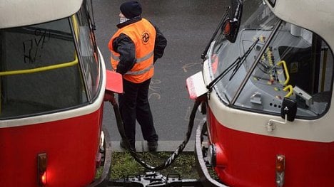 Náhledový obrázek - Tramvaje v centru Prahy kolabují, nabírají desítky minut zpoždění