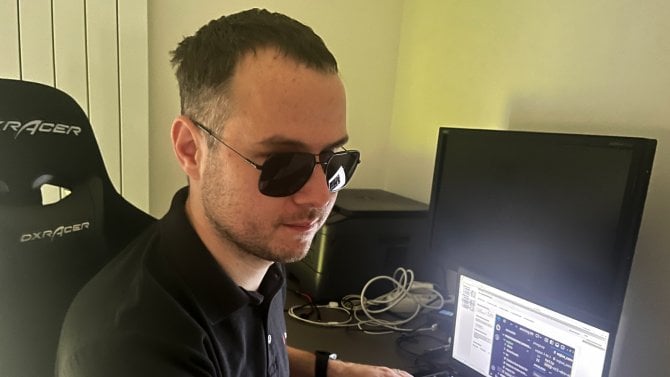 Přístupnost se musí stát občanem první kategorie, říká nevidomý vývojář Vojtěch Polášek