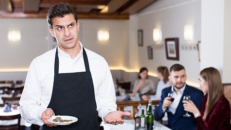 Na nealko v restauraci bude nižší sazba DPH, než když si ho vezmete s sebou