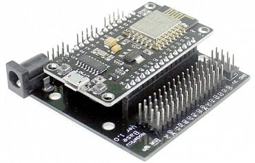 V3 - Base kit - rozšírujúca doska pre piny NodeMCU, pričom sú GPIO piny rozšírené o 3 a ľavá strana NodeMCU o 1 pin + Výstupné piny GND, 5V. Base kit má integrovaný regulátor, vďaka čomu je možné NodeMCU napájať až na 24 voltov.