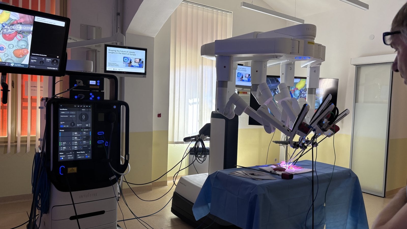 školicí centrum pro roboticky asistované operace systémem da Vinci