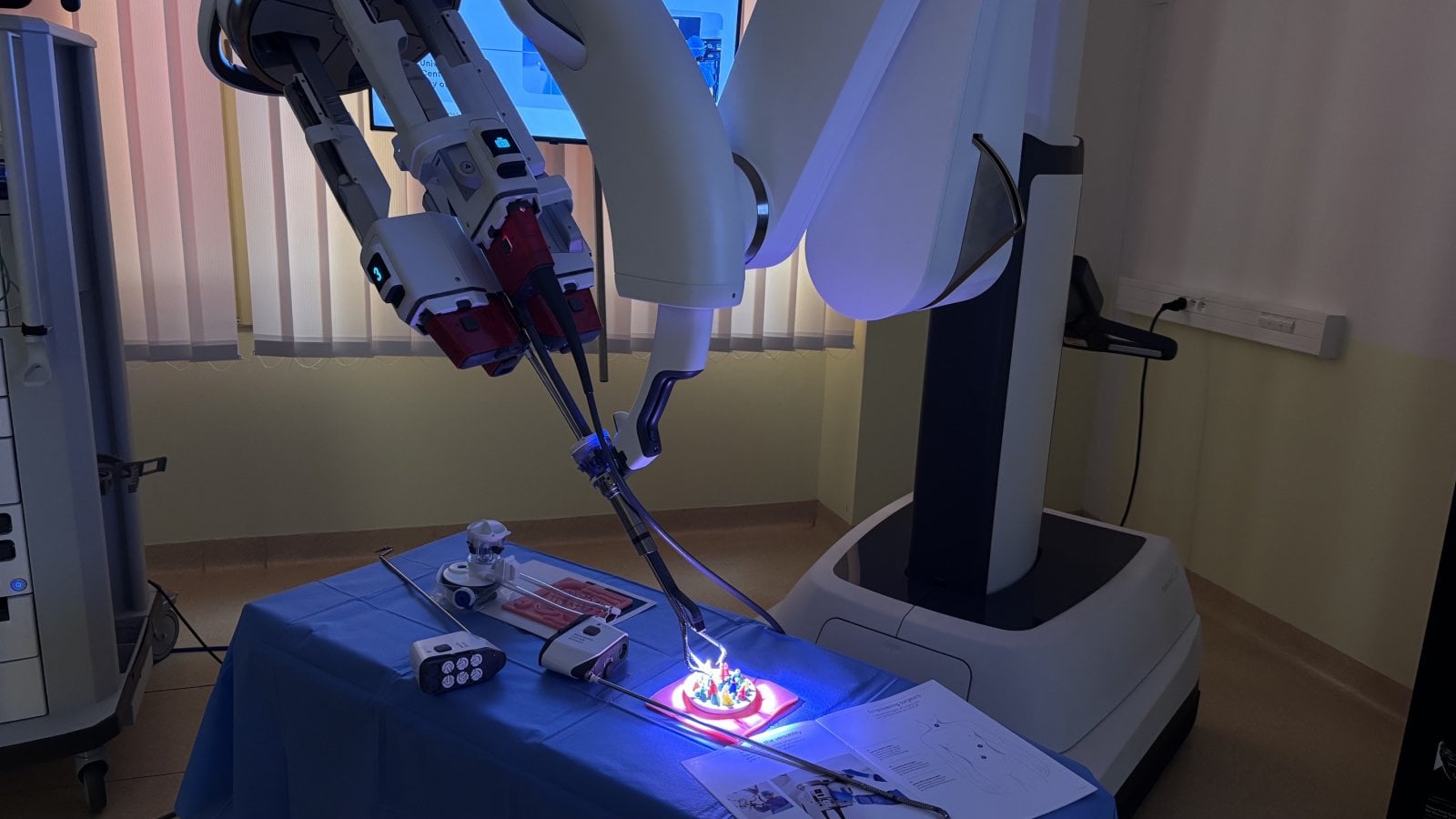 školicí centrum pro roboticky asistované operace systémem da Vinci