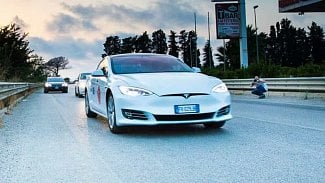 Náhledový obrázek - Tesla Model S ujela víc než 1000 km na jedno nabití. Přichází konečně elektrická revoluce?