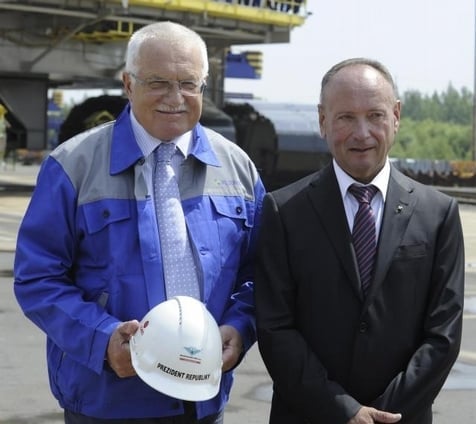 2011-04-klaus-dnes-oficic3a1lnc49b-zprovoznil-rypadlo-pro-severo