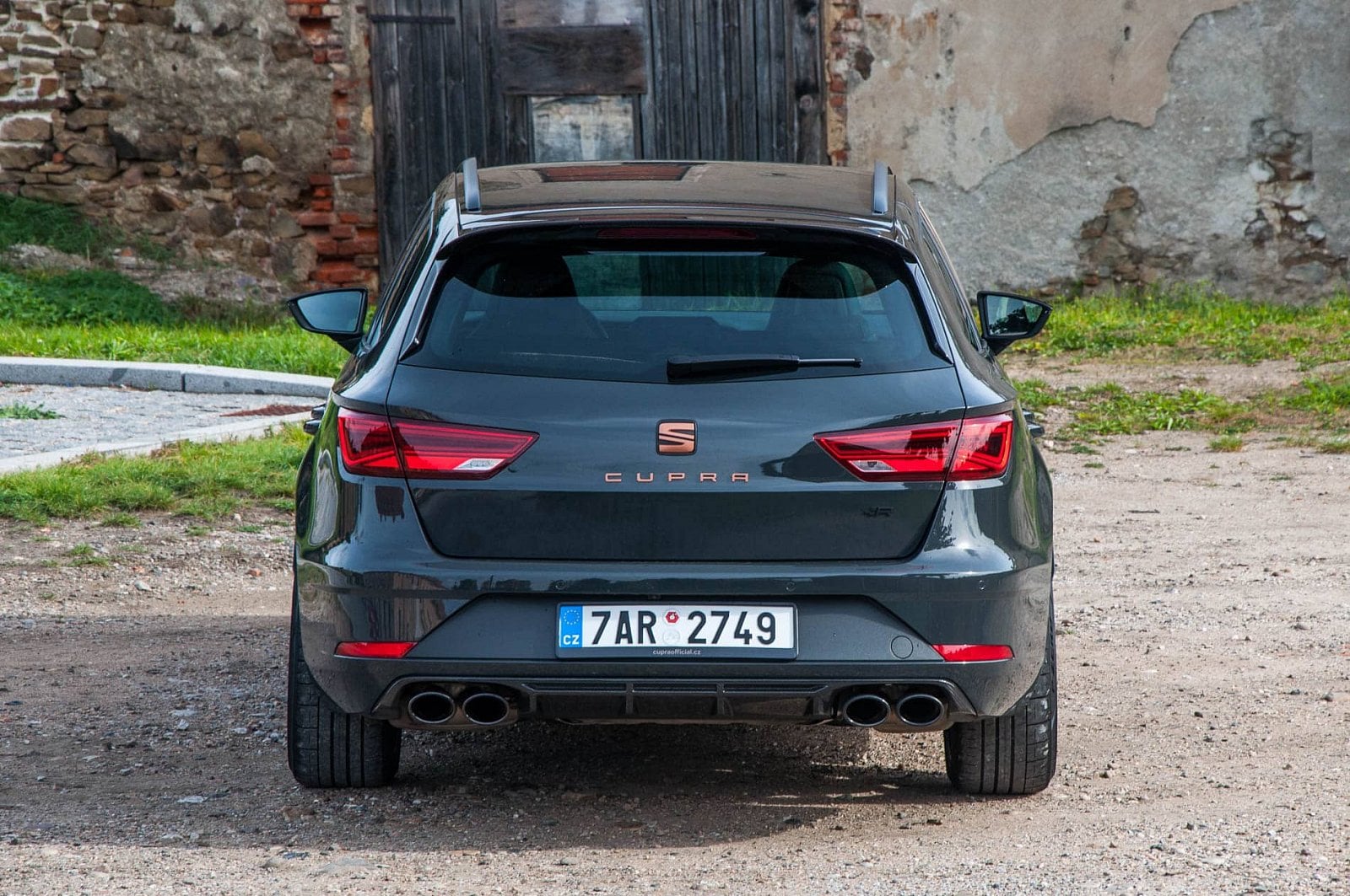 2019-11-seat-leon-cupra-r-st-2-of-39.jpg