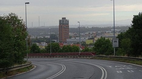 Náhledový obrázek - Na Vysočanské se znovu propadla vozovka, autobusy jezdí jinudy