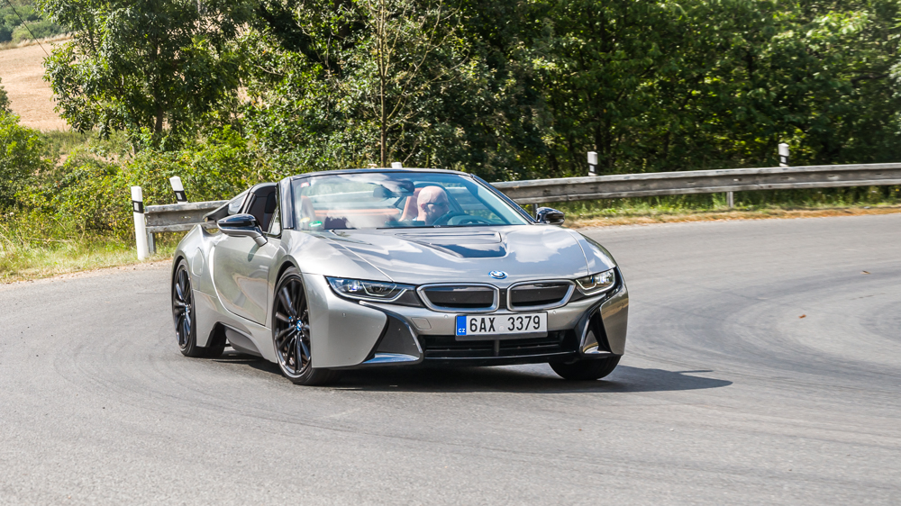 Test BMW i8 Roadster: Když chcete být hodně vidět