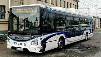 Náhledový obrázek - Hybridní autobus Iveco byl testován v Pardubicích