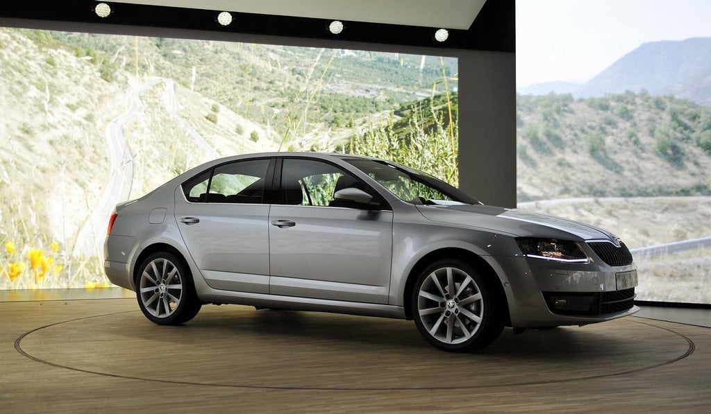 2013-11-c5a1koda-odhalila-novou-octavii-7.jpg