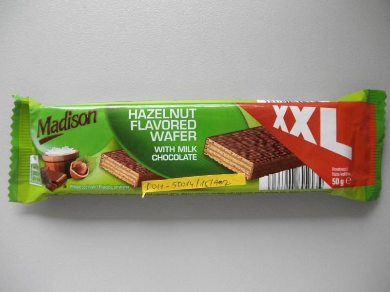 Madison HAZELNUT FLAVORED WAFER XXL Oplatky s náplní s lískooříškovou příchutí (59%) máčené v mléčné čokoládě (23%). Kategorie: Falšované potraviny. Nevyhovující parametr: arašídy (jako alergen). Výrobek obsahoval arašídy v množství větším než pouze stopovém. Spotřebitel tak byl uváděn v omyl označením: "výrobek může obsahovat stopy arašídů". Země výroby: Polsko. Místo kontroly: Kaufland Česká republika v.o.s., Liberec