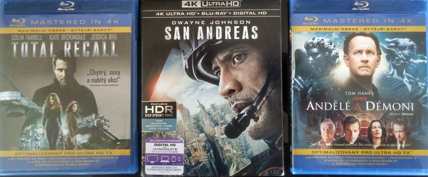 Po stranách běžné BD disky remastrované ovšem ze 4K zdroje, uprostřed s přehrávačem dodávaný 4K BD disk.