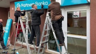 Partners banka zahajuje činnost