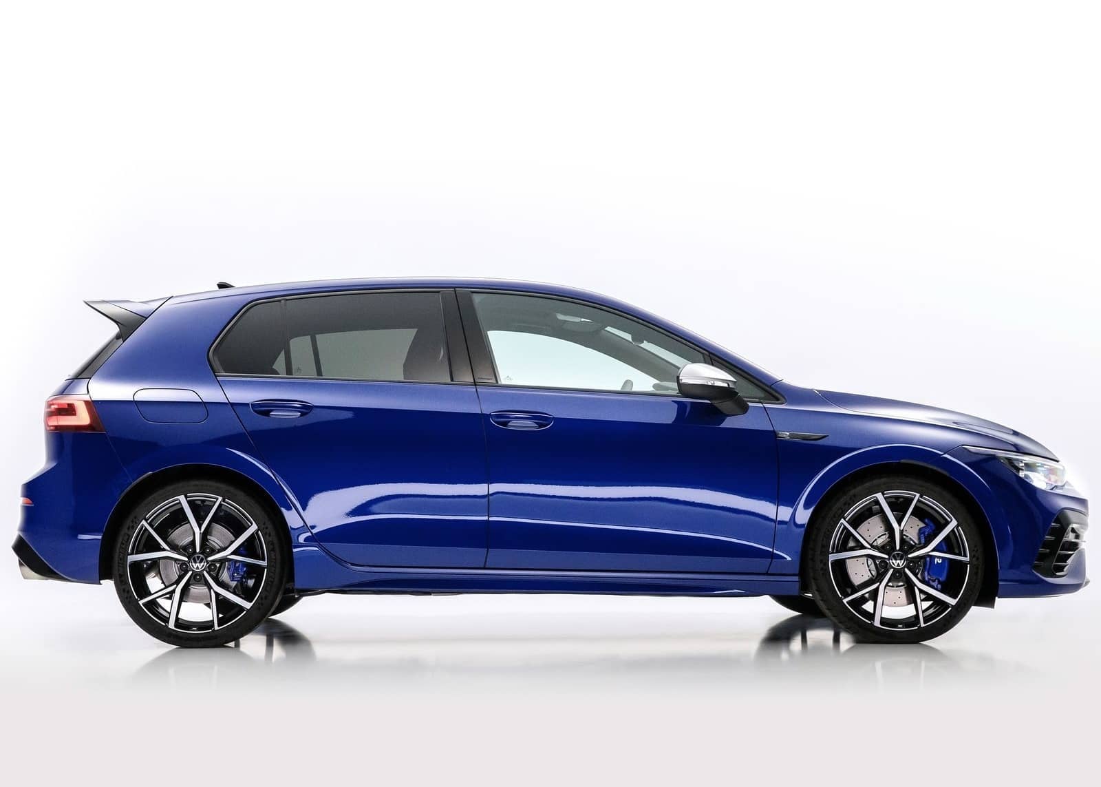 2020-11-Volkswagen-Golf-R-4.jpg