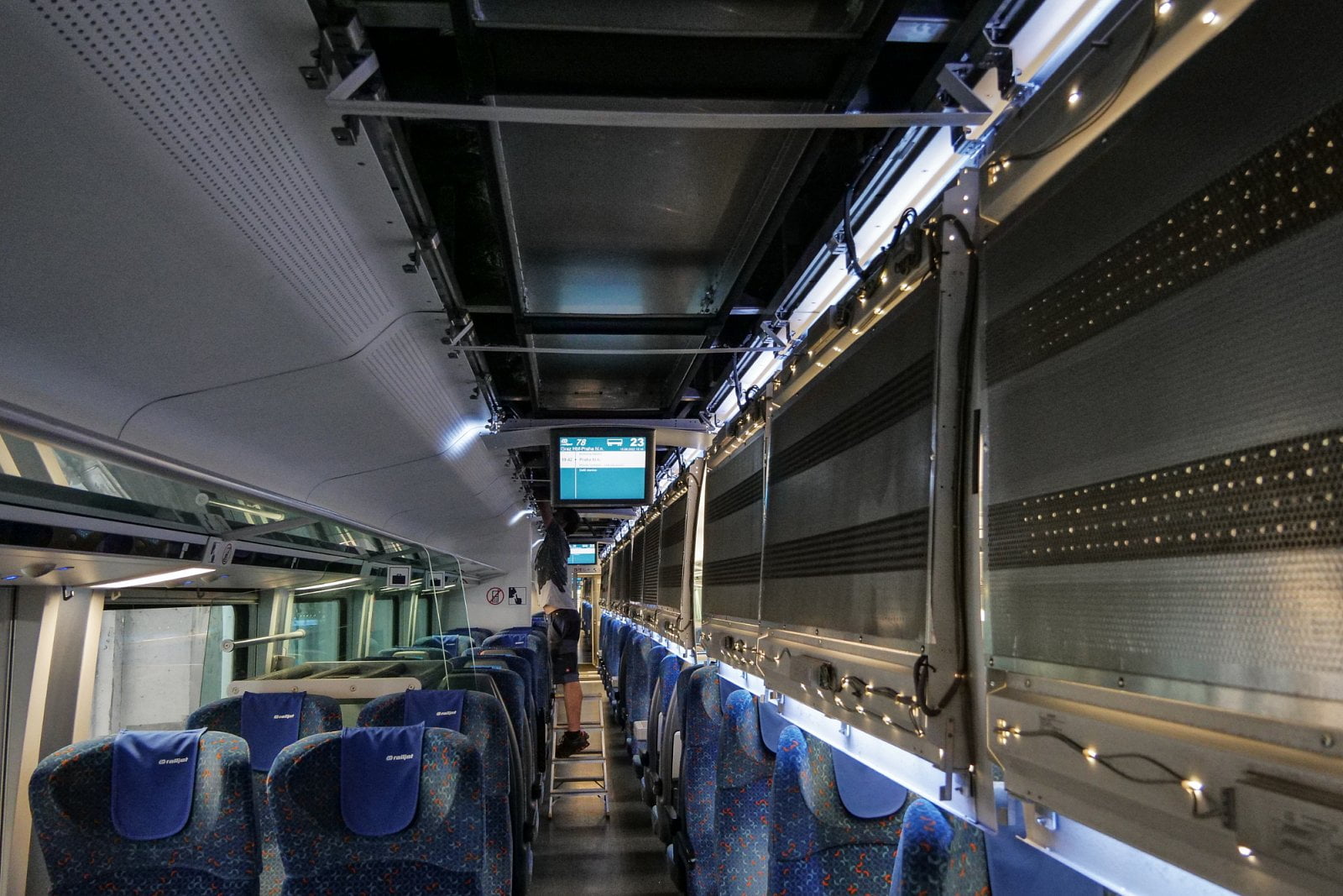 Instalace opakovače mobilního signálu ve vlaku