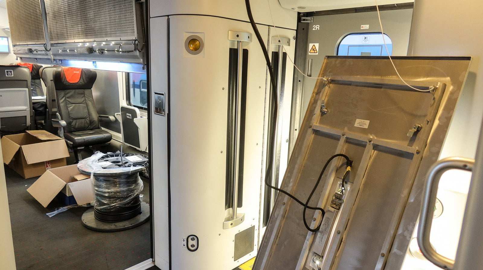 Instalace opakovače mobilního signálu ve vlaku