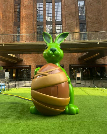 Zelený velikonoční zajíc z kampaně od Waitrose