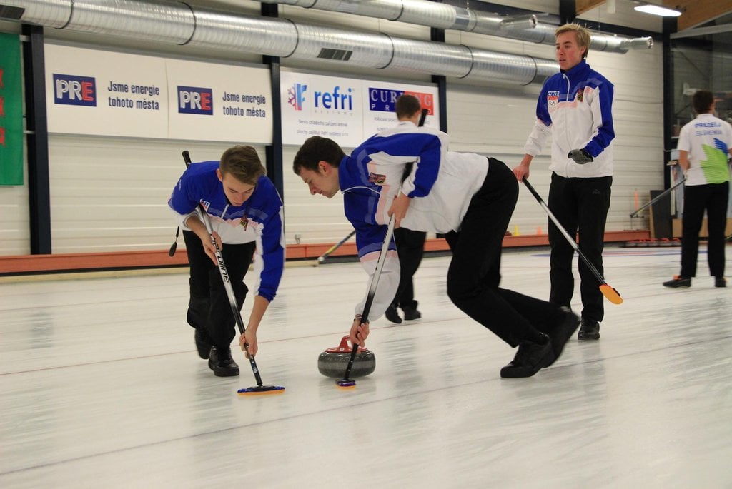 2011-11-curling-promo-11.jpg