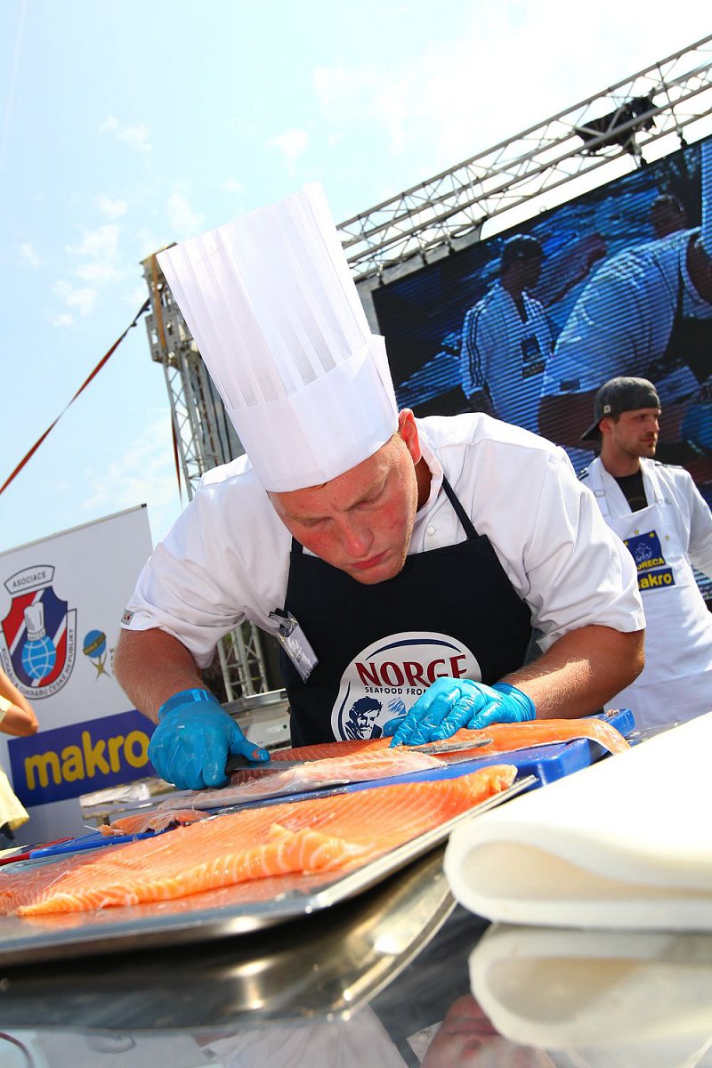 MAKRO Mistrovství ČR ve filetování čerstvého lososa