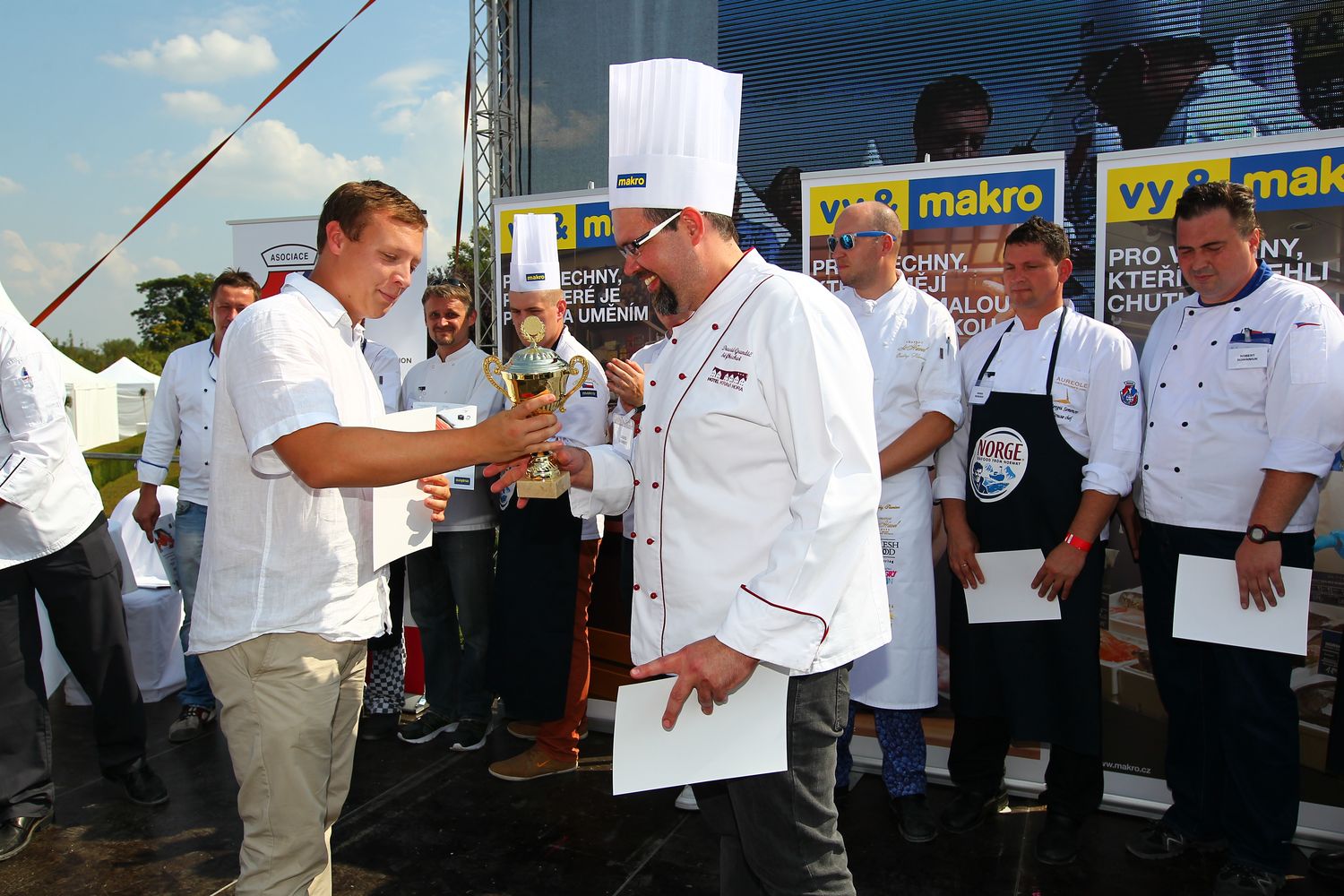 MAKRO Mistrovství ČR ve filetování čerstvého lososa