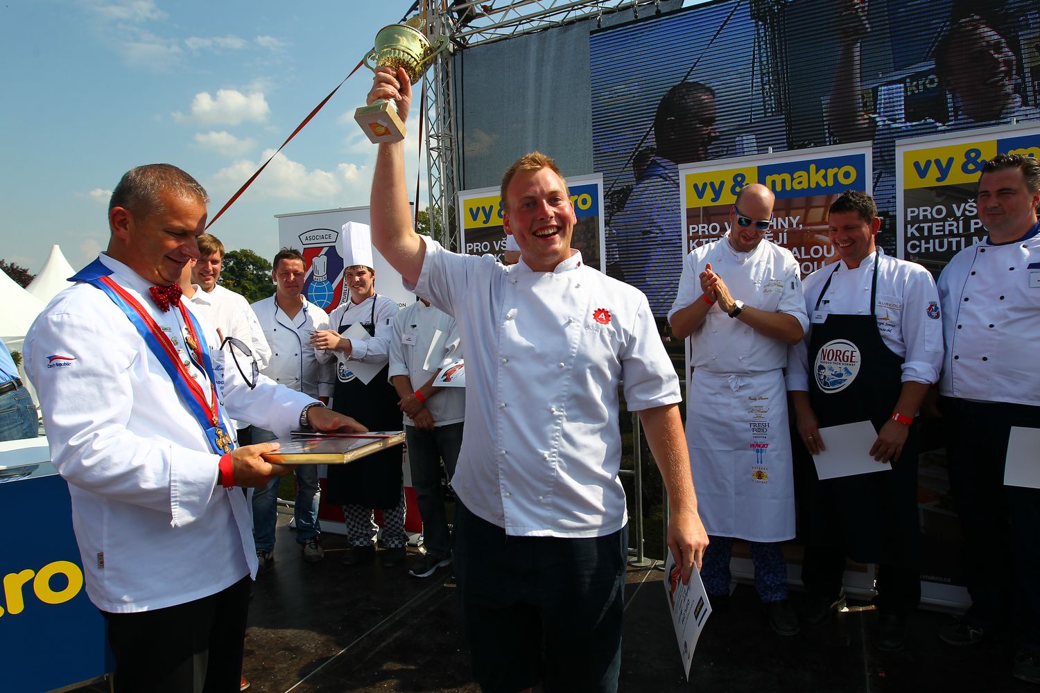 MAKRO Mistrovství ČR ve filetování čerstvého lososa