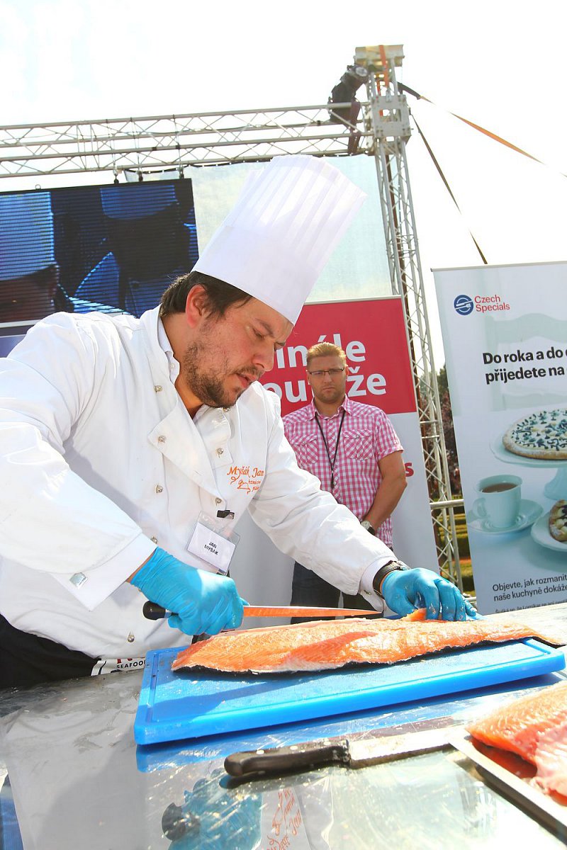 MAKRO Mistrovství ČR ve filetování čerstvého lososa